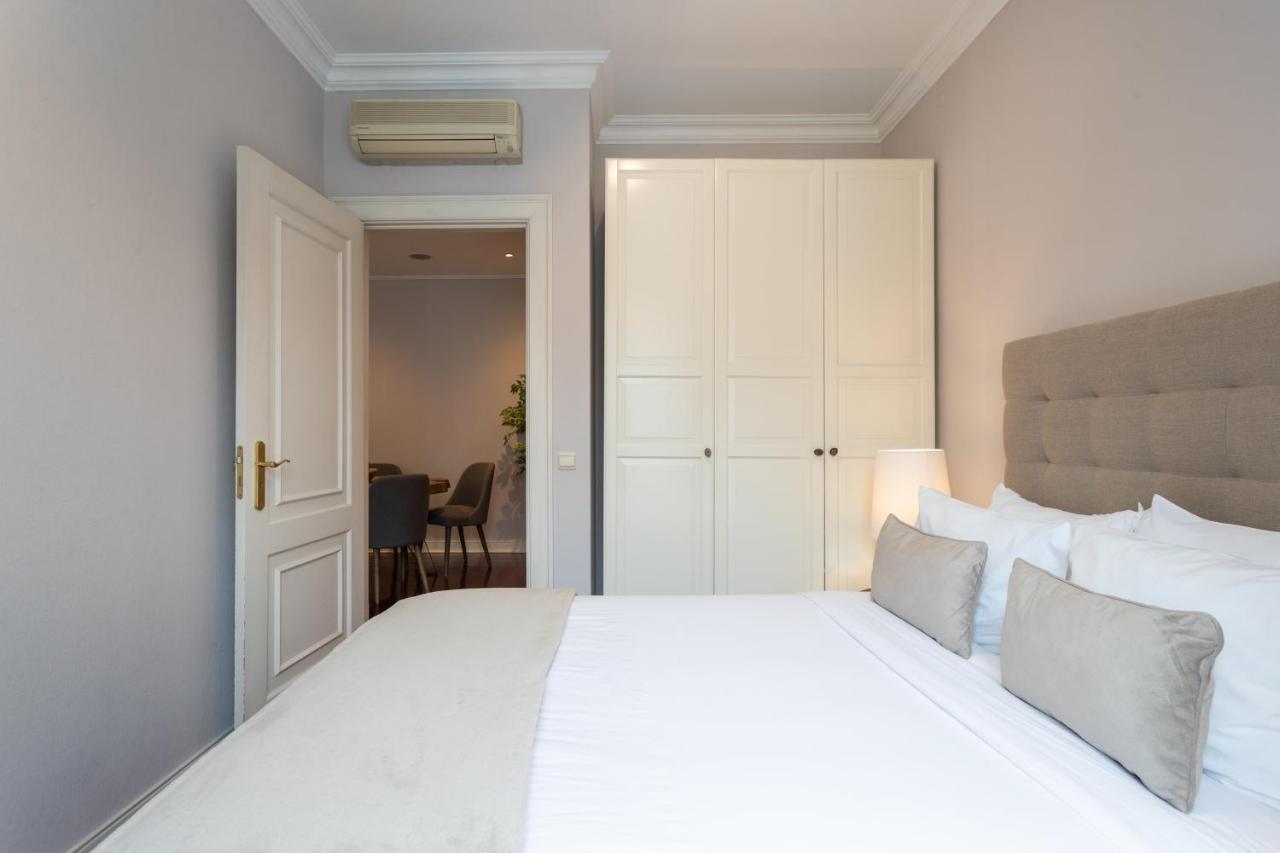 Living Chiado Apartment Lisbon Luaran gambar