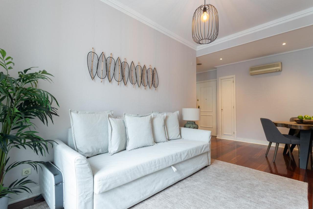 Living Chiado Apartment Lisbon Luaran gambar