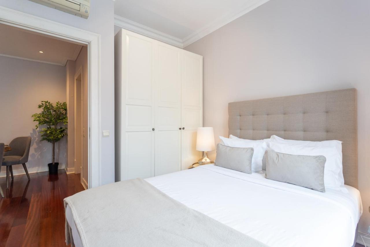 Living Chiado Apartment Lisbon Luaran gambar